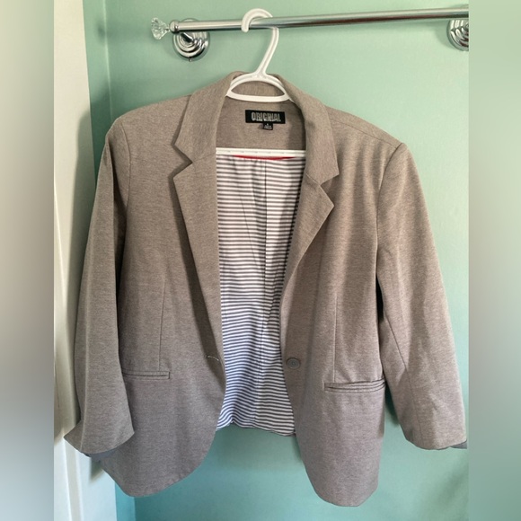 Trio of blazer/vest - Picture 7 of 7